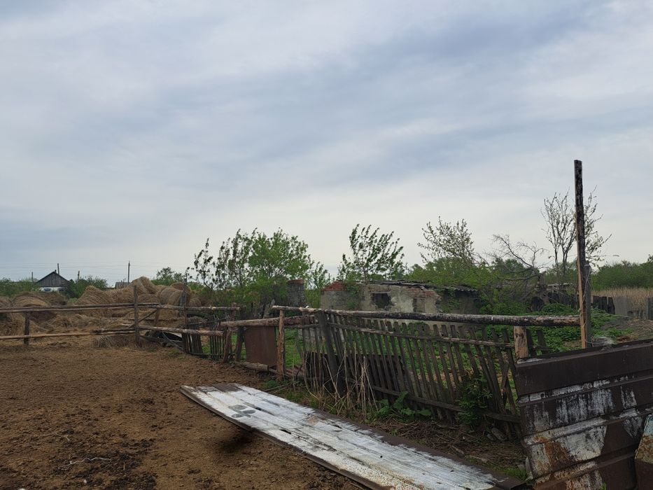 Продам дом возле школы