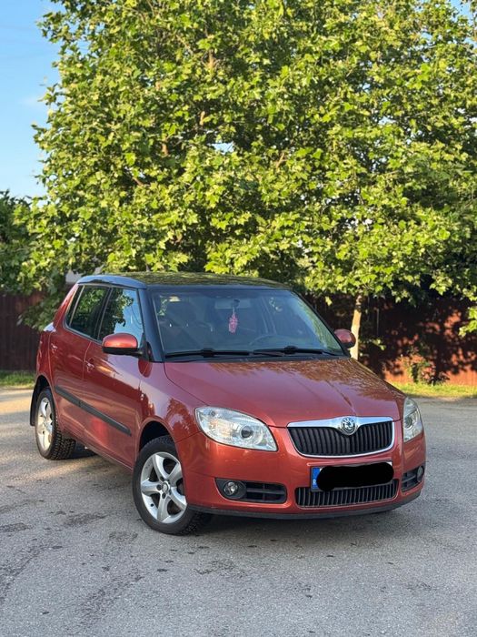 Vand Skoda Fabia II / 2009 / 1.4 16v benzina 86 cp/