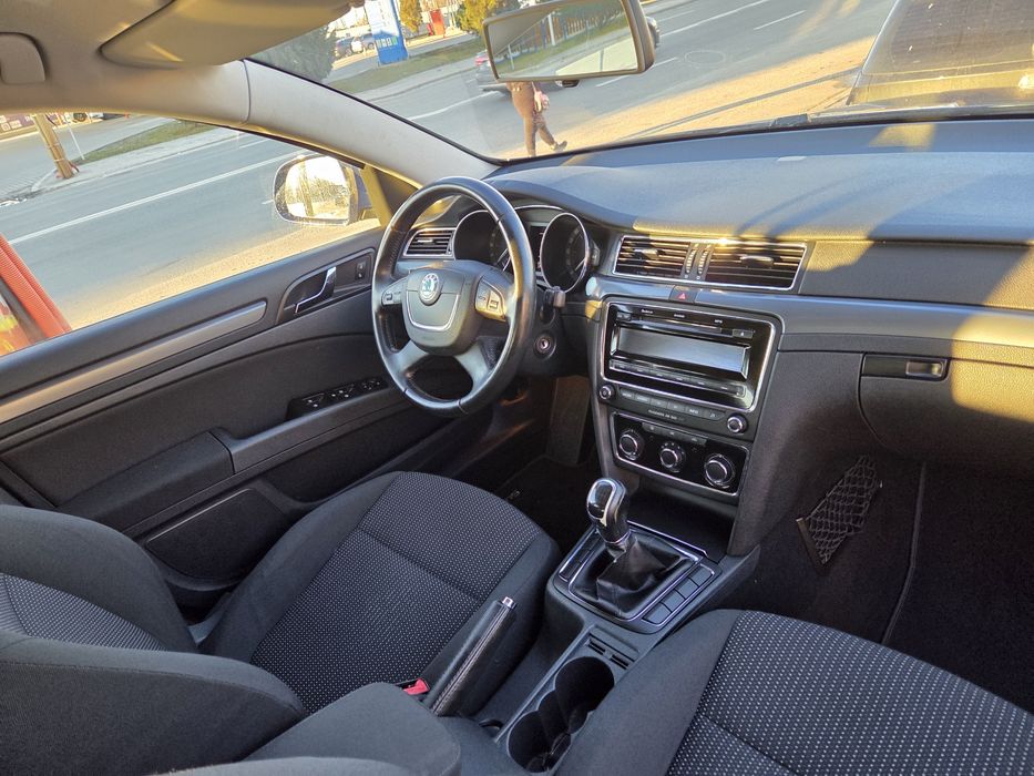 Skoda superb  2012 2.0 140 cp