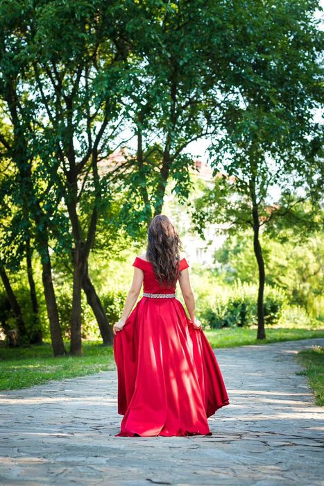 Официална рокля.