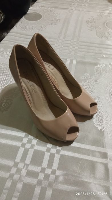 Tufli. Zamjli lakirovinnj