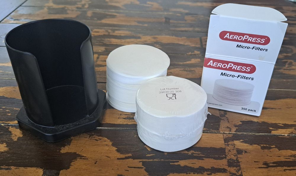 Filtrea cafea pt AeroPress si stand depozitare