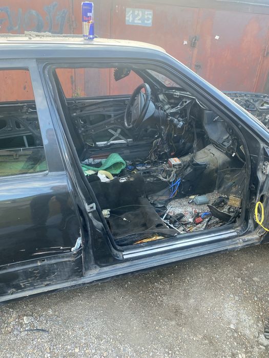 Мерседес 124 на запчасти