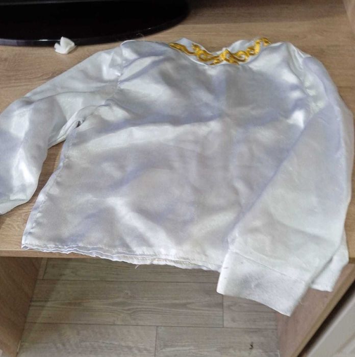 Жилет продам красивый