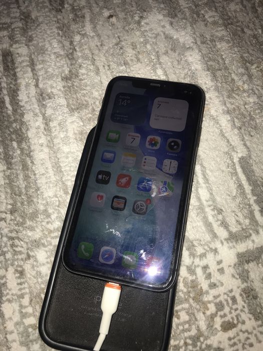 iPhone 11 задний сломан