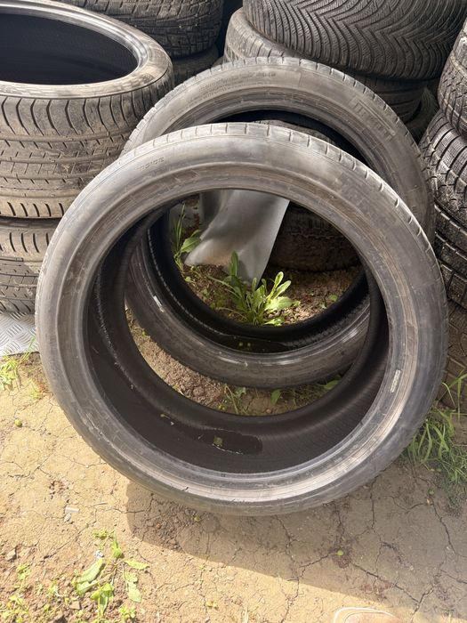 2 броя гуми Pirelli P Zero 245/40/20, 5 мм
