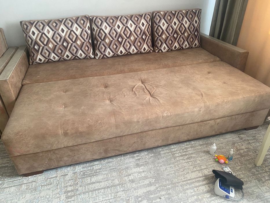 Срочно продаю диван раскладной