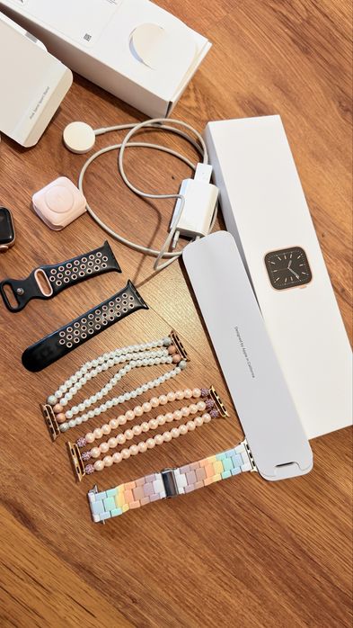 Apple Watch Series 6 40mm Rose Gold, GPS, cutie + încărcător + curele