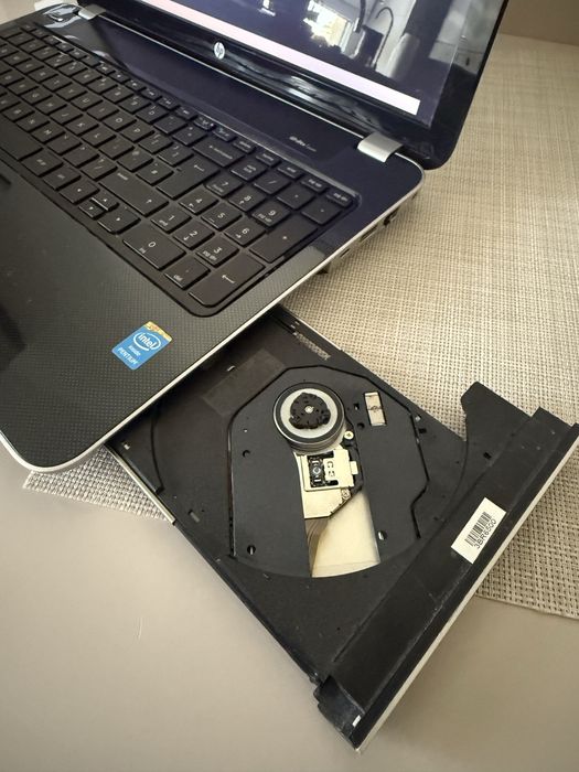 Laptop HP culoare gri
