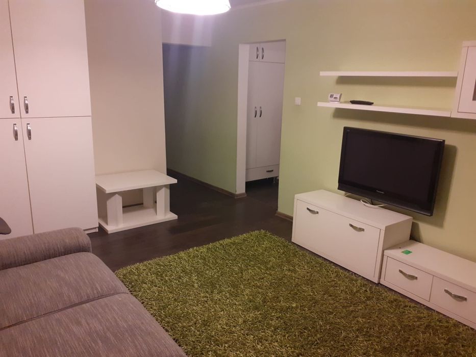Închiriez apartament
