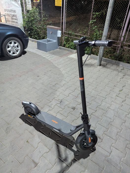 Trotineta Electrica Ninebot KickScooter F2
