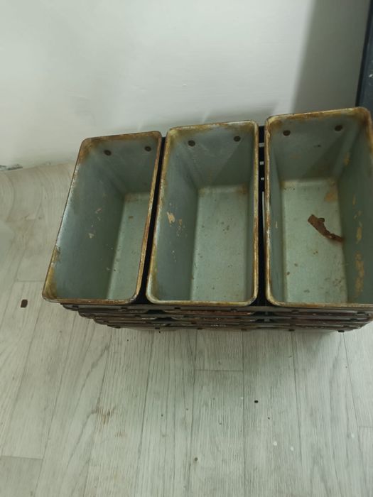 Продам формы для выпечки хлеба и бургеров.