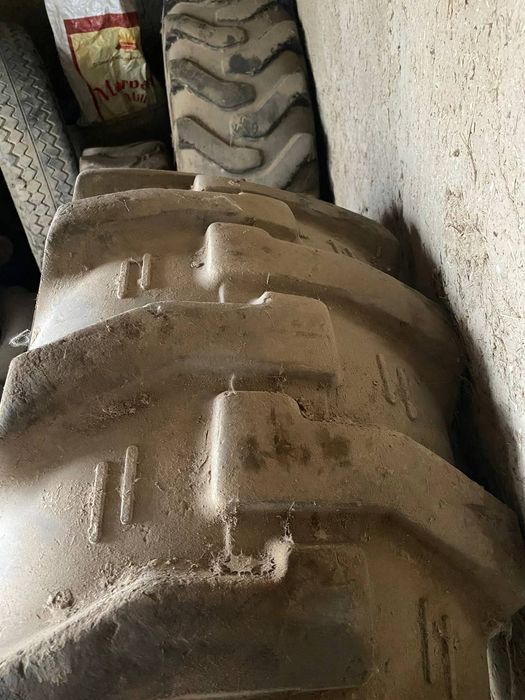 JCB трактори учун шина