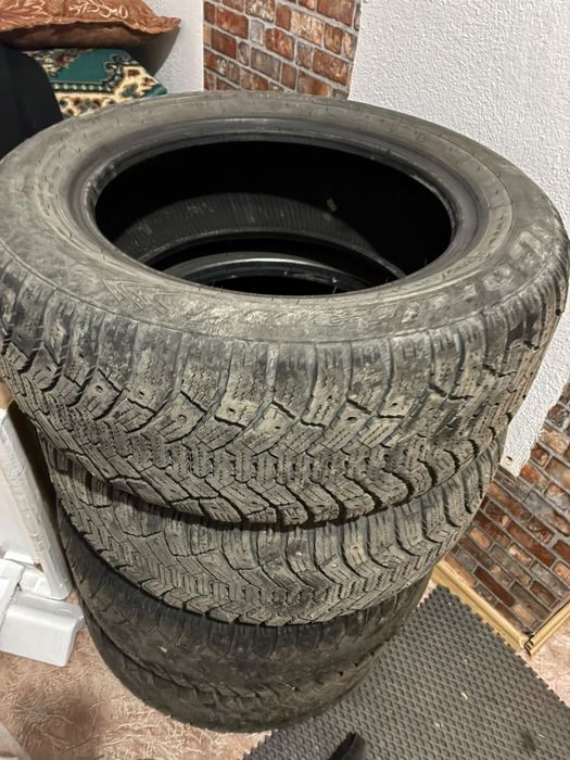 Продам резину 205/65/15