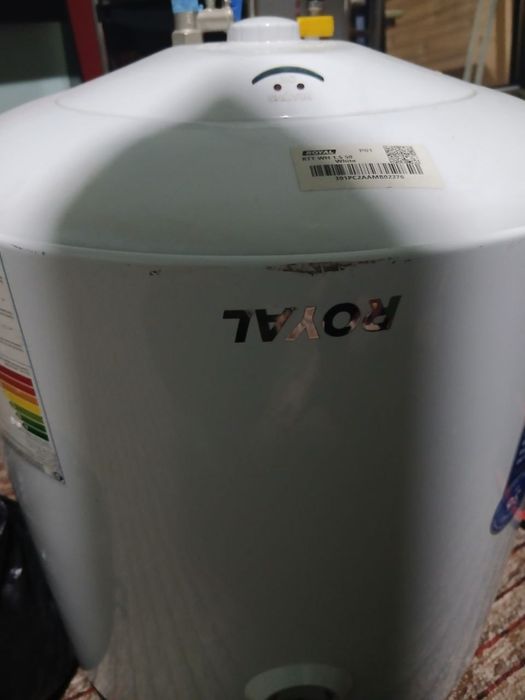 Продаеться Аристон в отличном состоянии