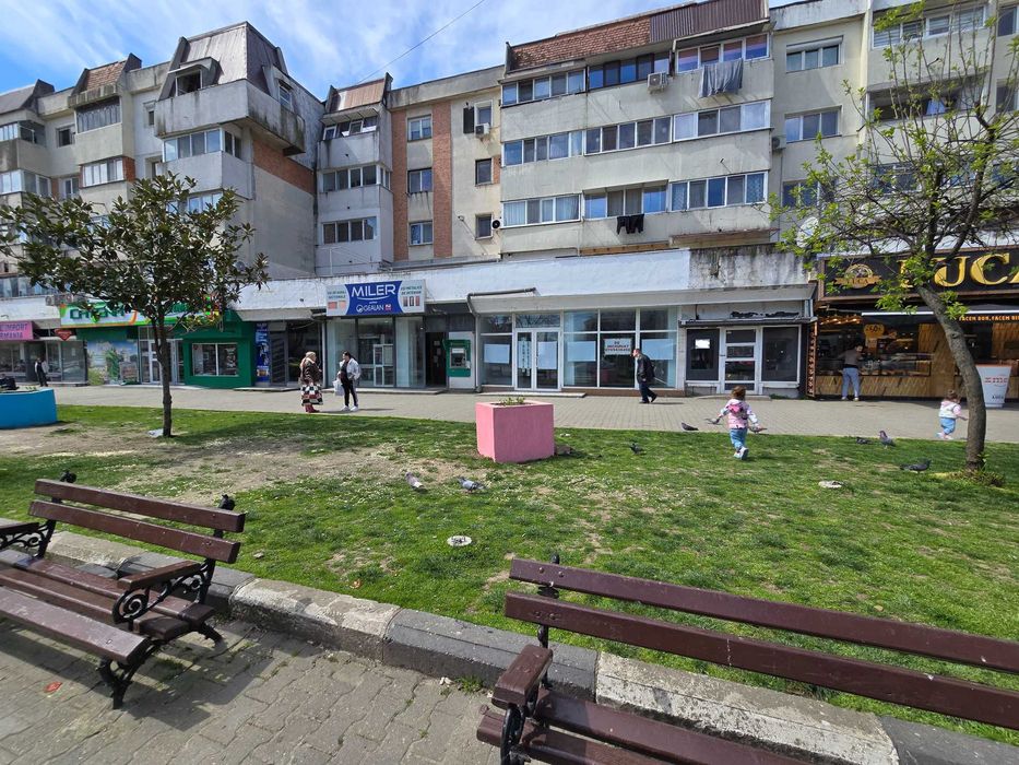 Spatiu comercial de inchiriat intersectia Sanitas