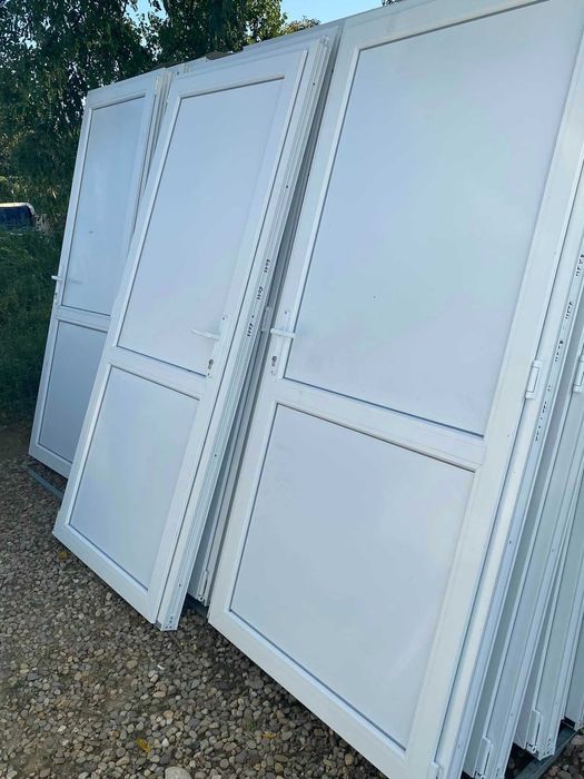 Usi termopan noi cu panel si sticla