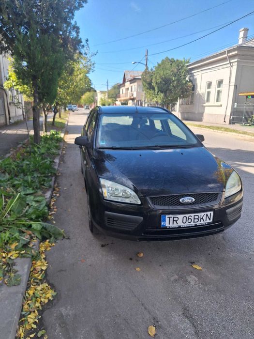 Vând Ford Focus 1.6 benzina