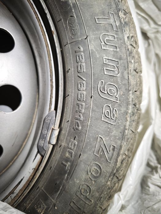 Продается летние шины с диском