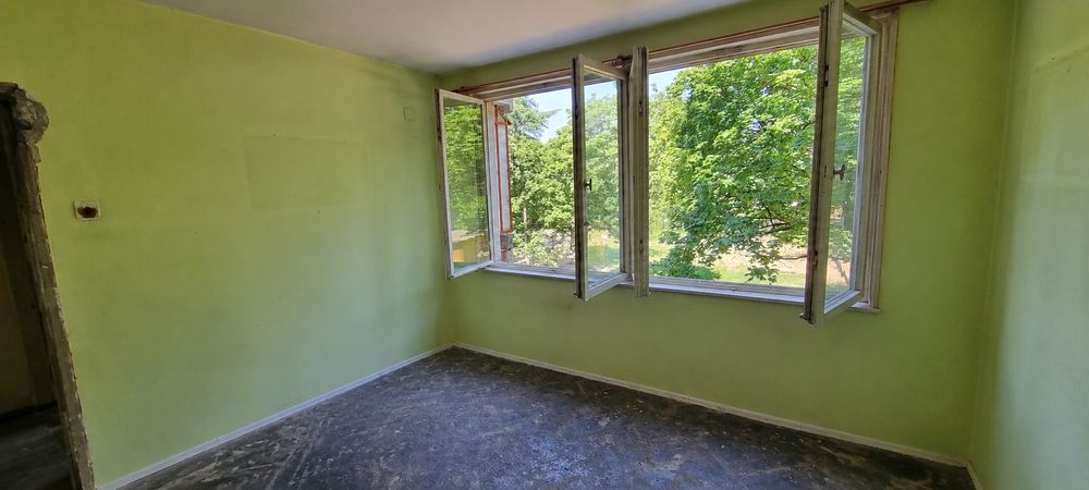 Продавам тристаен апартамент НА 100 МЕТРА ОТ МОРСКАТА ГРАДИНА ОТ СОБСТВЕНИК!!!