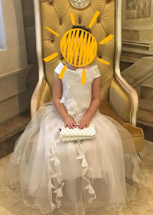 Белое бальное платье