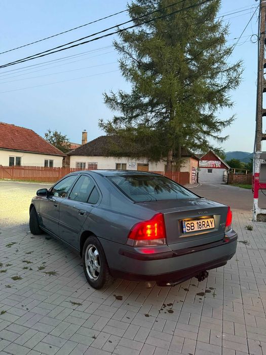Vând urgent Volvo s60 D5 an 2003