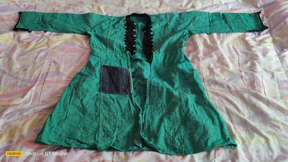 Българска носия,рокли и пристилка.