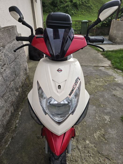 Scuter Motowell Magnet City