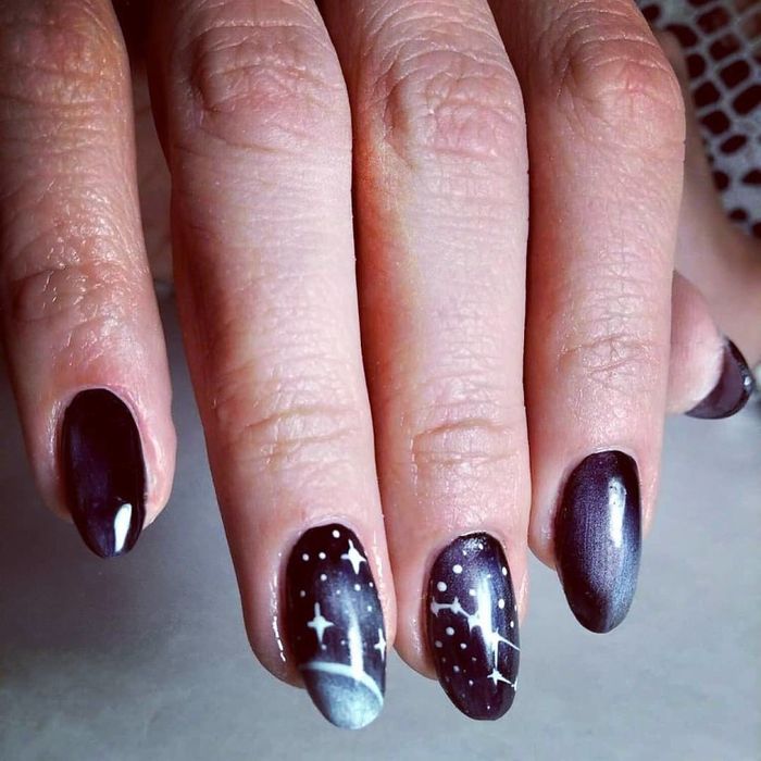 Маникюр, педикюр.