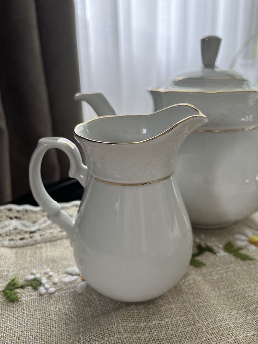 Vand serviciu de ceai din portelan