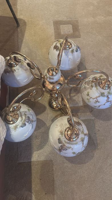 Продам люстру в отличном состоянии