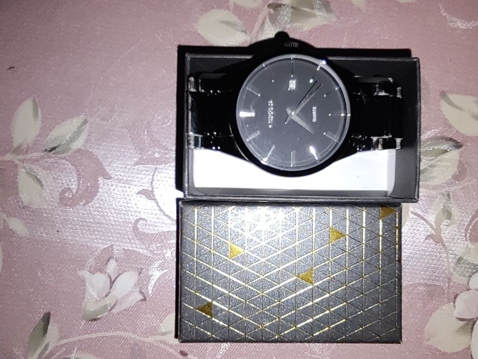 Продаются мужские часы Curren