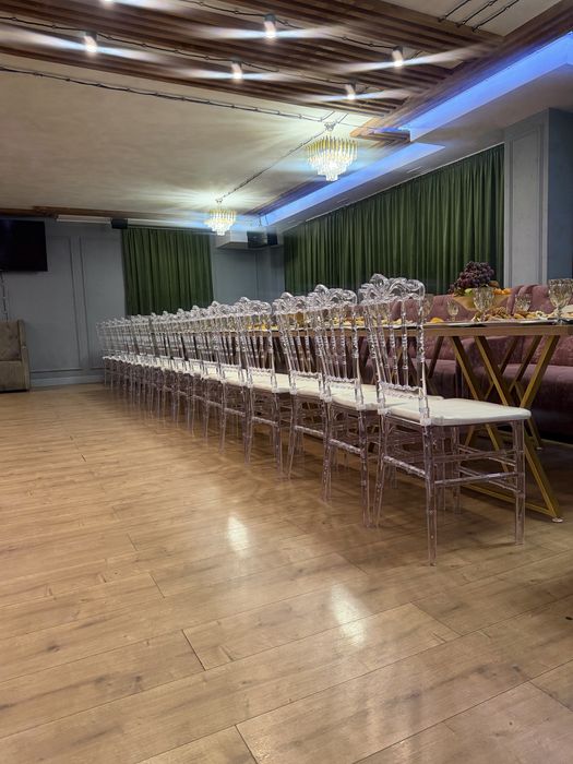 Аренда столов, стульев.