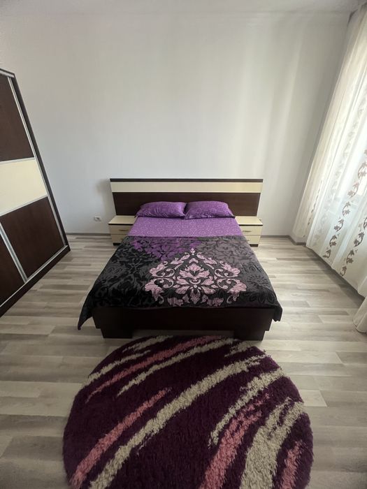 Inchiriez apartament pe termn mediu/lung disponibil in luna Septembrie.