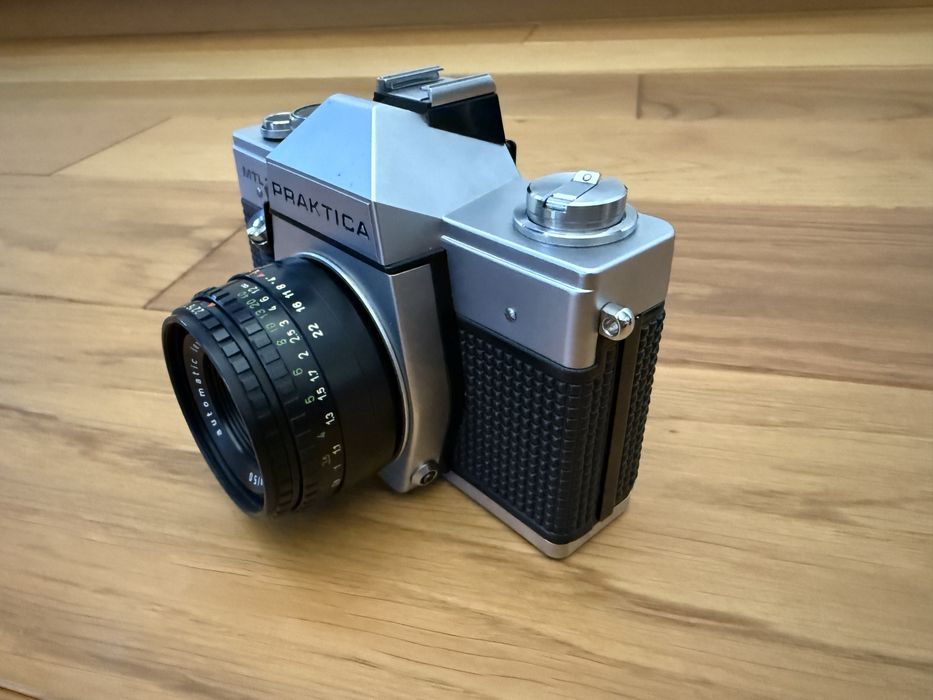 Ретро фотоапарат Praktica MTL3 със светкавица Soltron
