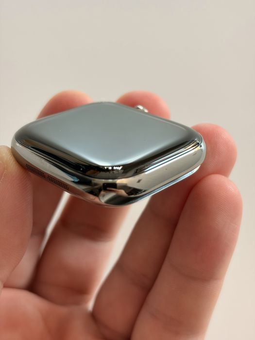 Apple Watch 10, GPS, Cellular, Carcasa Natural Titanium 42mm, Stone Grey Sport Band - S/M