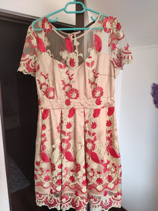 Vând rochie eleganta mărimea 40