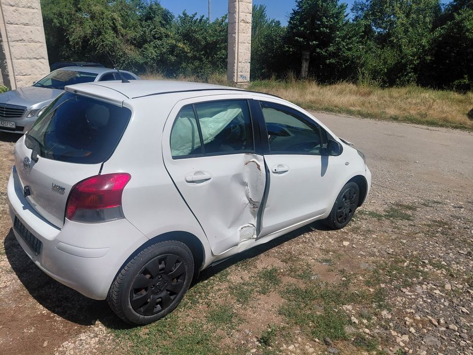 Toyota Yaris 1.0i vvti на части !!!