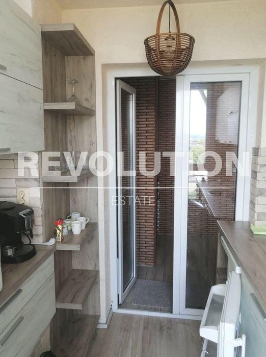 Дава се под наем Двустаен апартамент в Варна, Общината - 70 кв.м за 600 € - Снимка #2