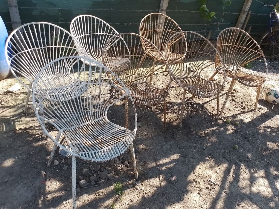 Scaune retro din metal