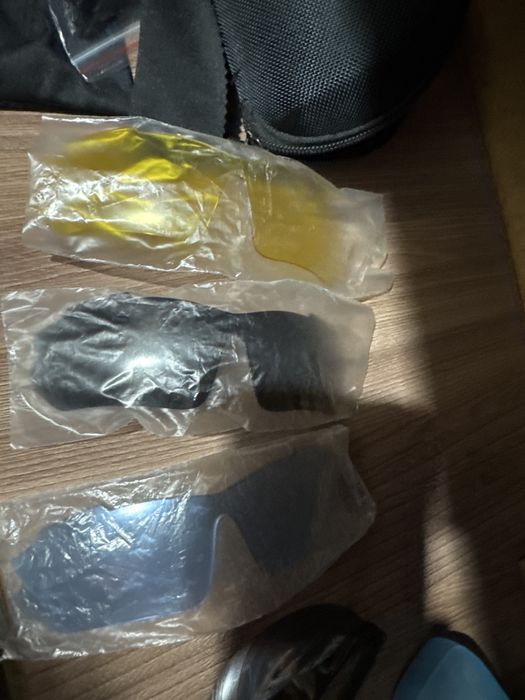 Продам очки 2 штуки.