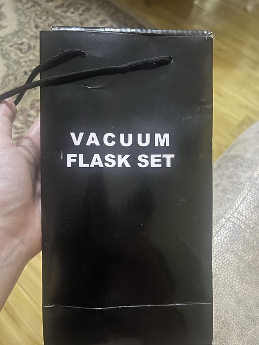 Термос с двумя кружками