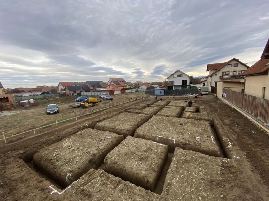 Inchirieri utilaje excavator/transport basculabil