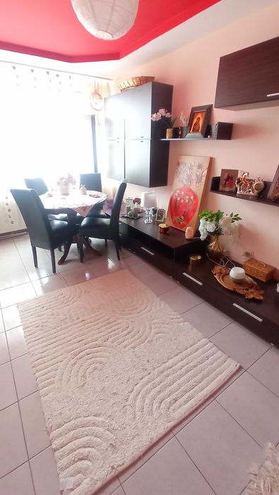 Inchiriez apartament