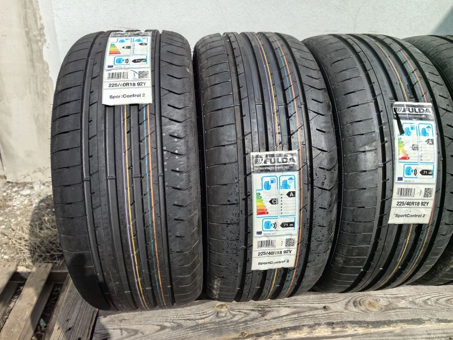 225/40/18 Фулда ДОТ 2021 г - Чисто Нови - САМО 2 броя гуми