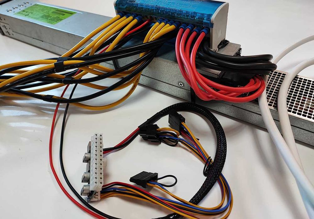 Професионално ОКАБЕЛЕНО Майнинг сървърно Захранване HP 2400/2450W