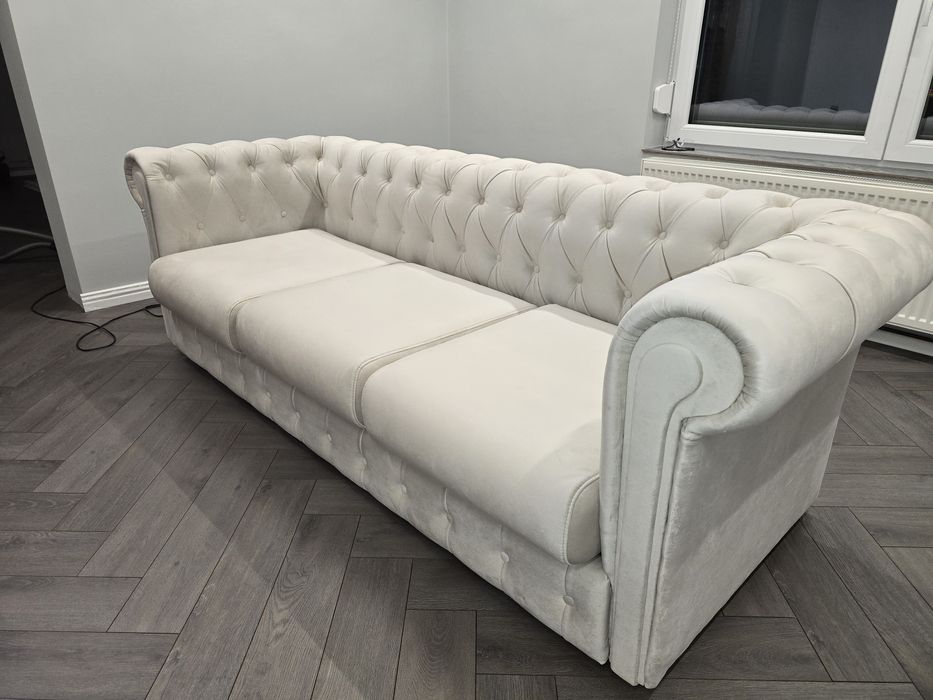 Vând canapea 3 locuri Chesterfield