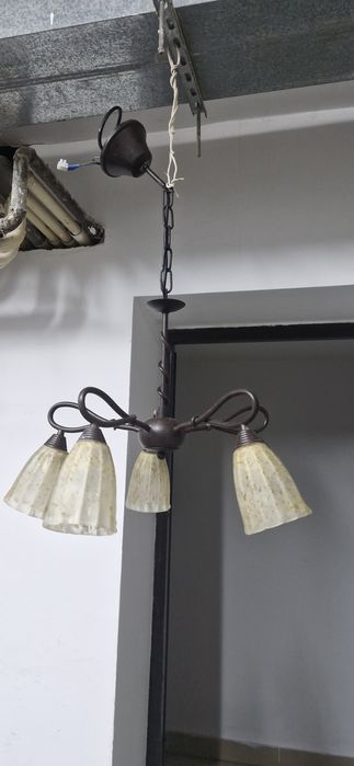 Продам люстры б/у