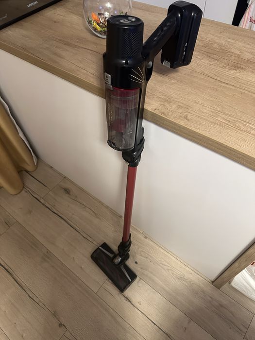 Aspirator fara fir cu led Rowenta XPert 7.60- garantie noiembrie 2026