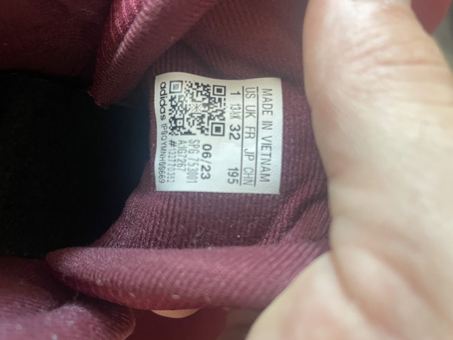 Adidasi fetite 32